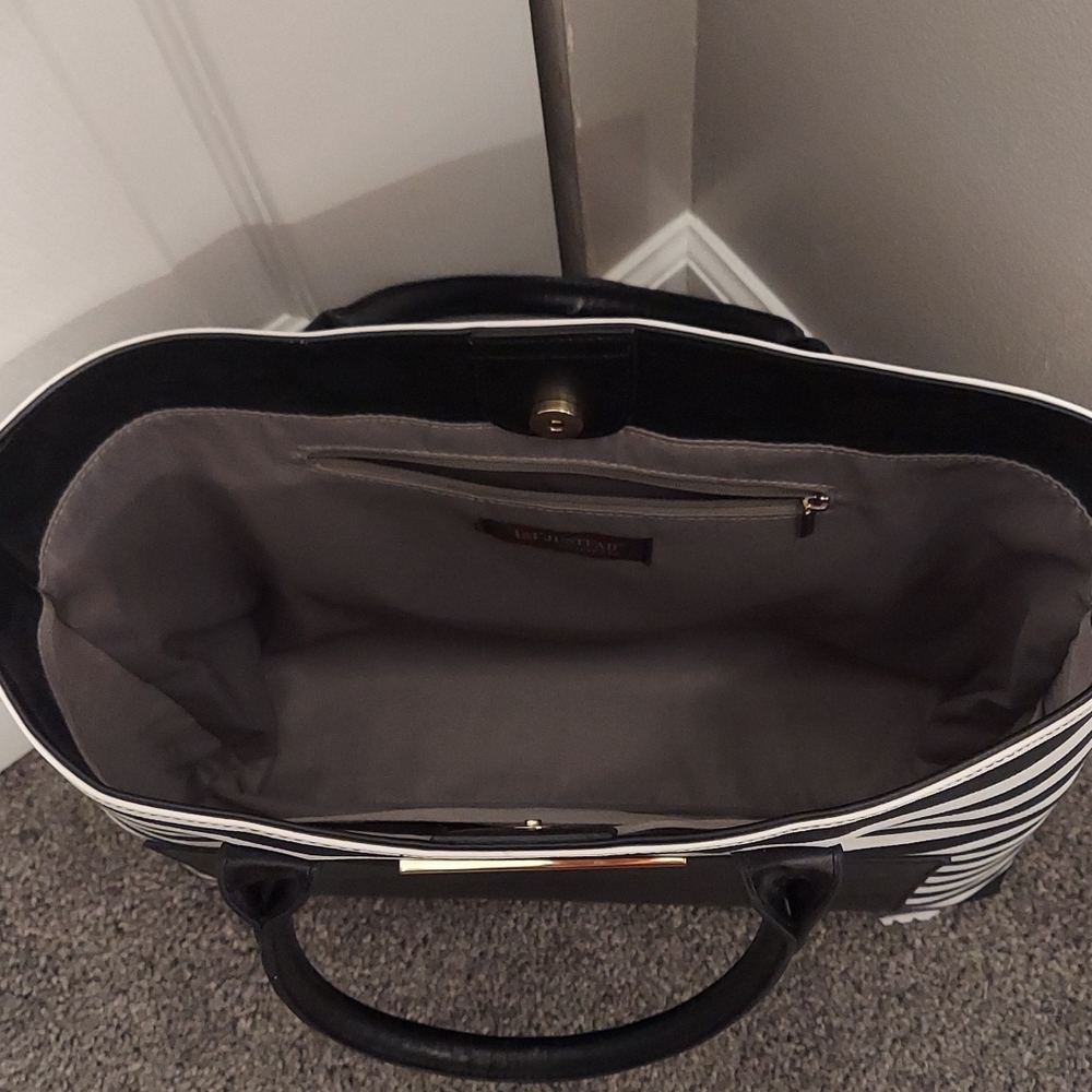 Purse - Picture 11 of 11